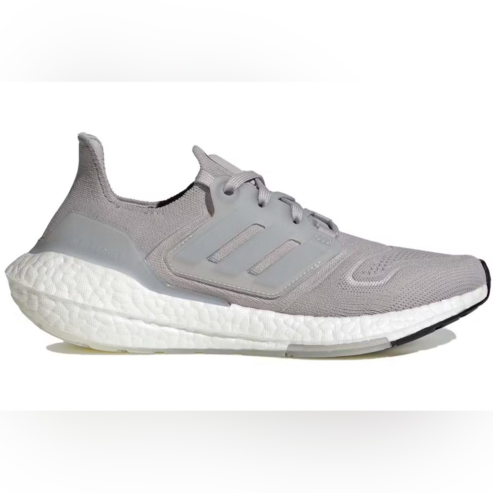 Adidas Women’s Ultraboost 22 Light Gray Athletic Shoes - Size 7.5